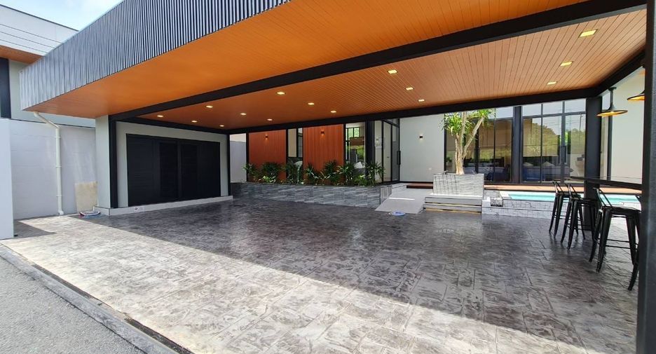For sale 4 bedrooms villa in Sattahip, Chonburi