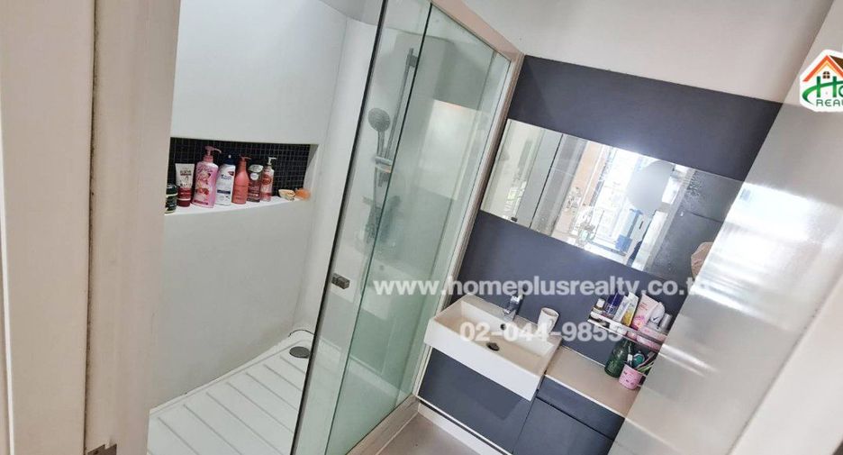 À vendre 2 chambres condo à Phra Khanong, Bangkok