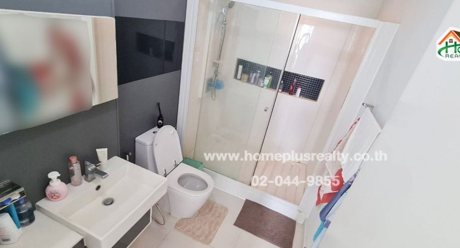 À vendre 2 chambres condo à Phra Khanong, Bangkok