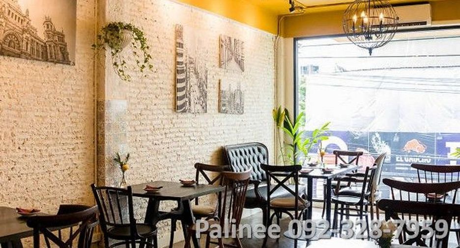 For rent and for sale 2 bedrooms retail Space in Watthana, Bangkok