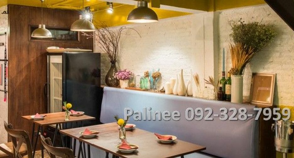 For rent and for sale 2 bedrooms retail Space in Watthana, Bangkok