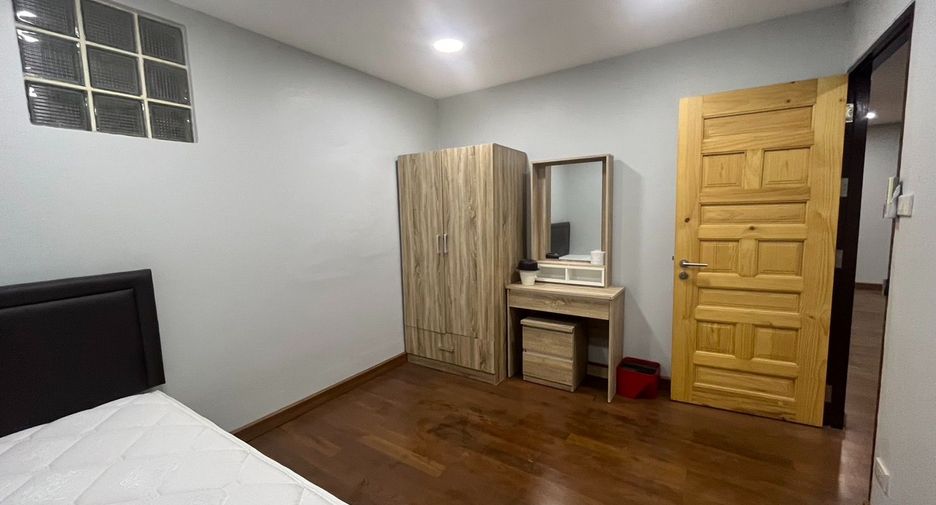 For sale 2 bedrooms condo in Khlong Toei, Bangkok
