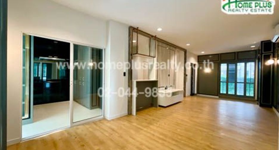 For sale 3 bedrooms house in Khan Na Yao, Bangkok