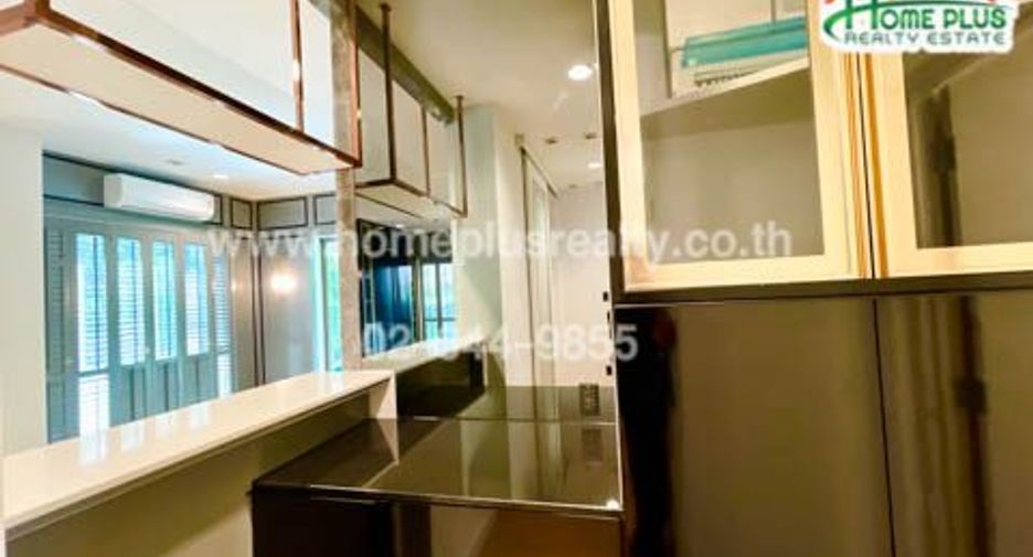 For sale 3 bedrooms house in Khan Na Yao, Bangkok
