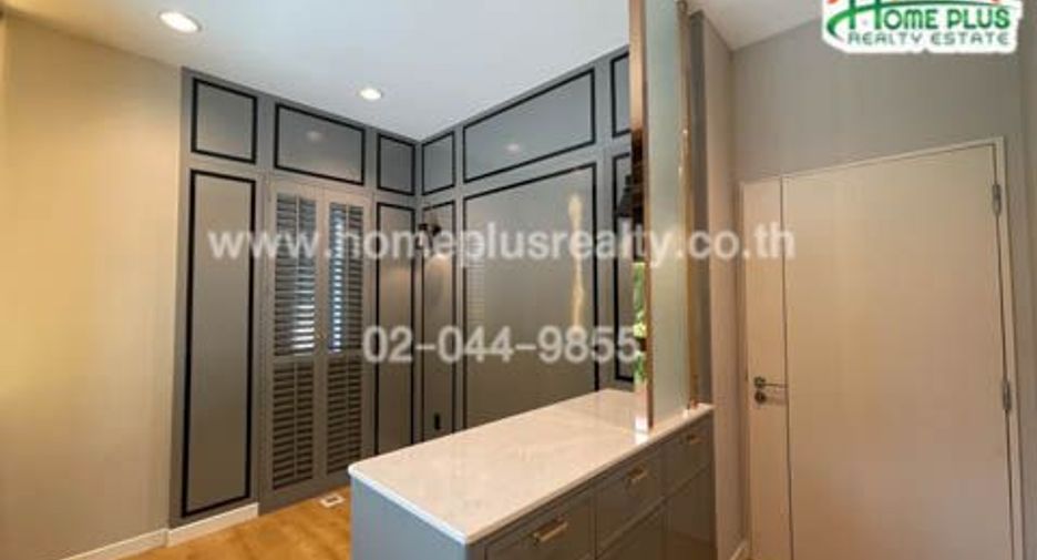 For sale 3 bedrooms house in Khan Na Yao, Bangkok