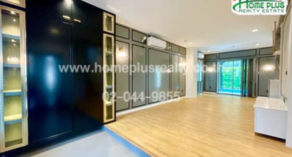 For sale 3 bedrooms house in Khan Na Yao, Bangkok