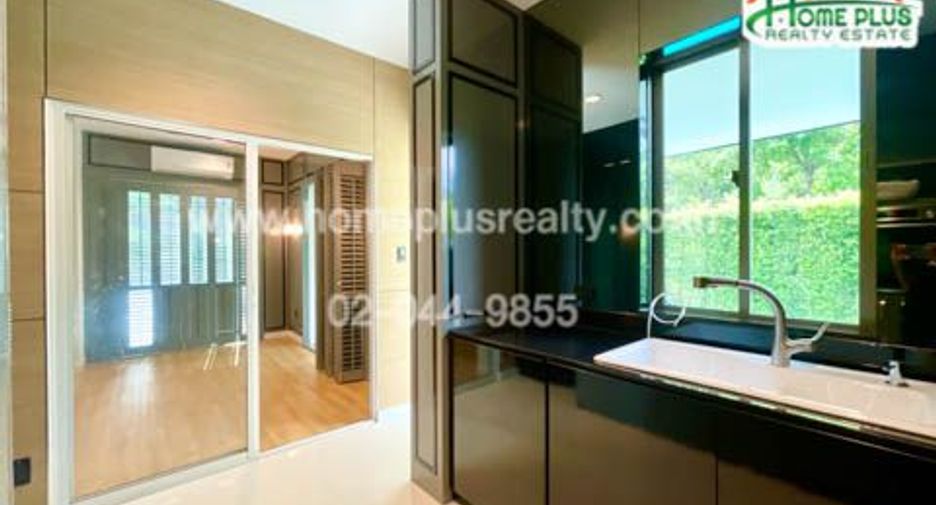 For sale 3 bedrooms house in Khan Na Yao, Bangkok