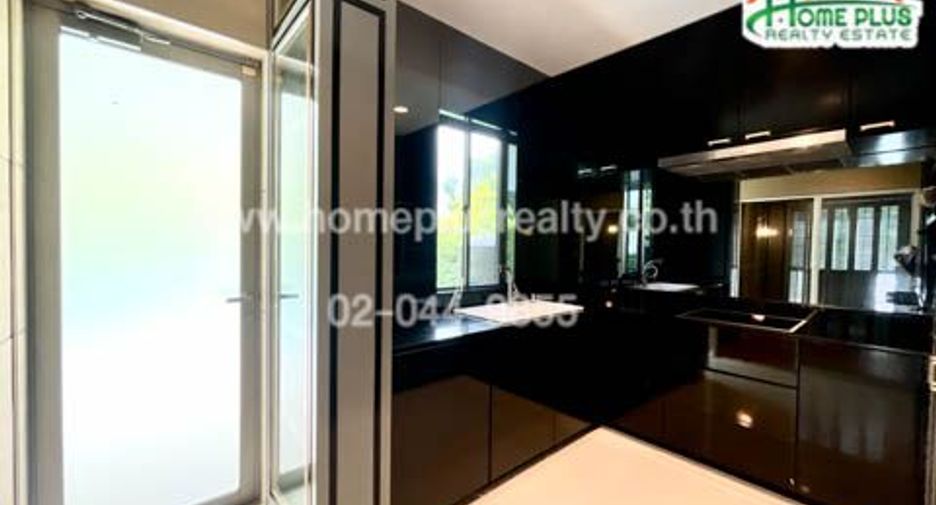 For sale 3 bedrooms house in Khan Na Yao, Bangkok