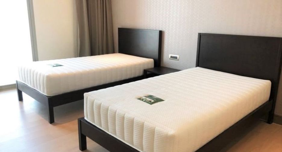 For rent 3 bed condo in Khlong San, Bangkok