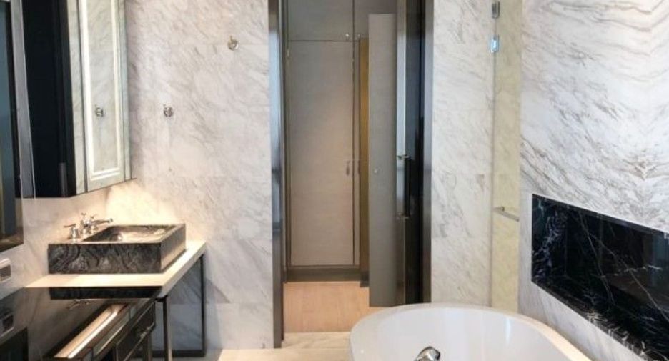For rent 3 bed condo in Khlong San, Bangkok