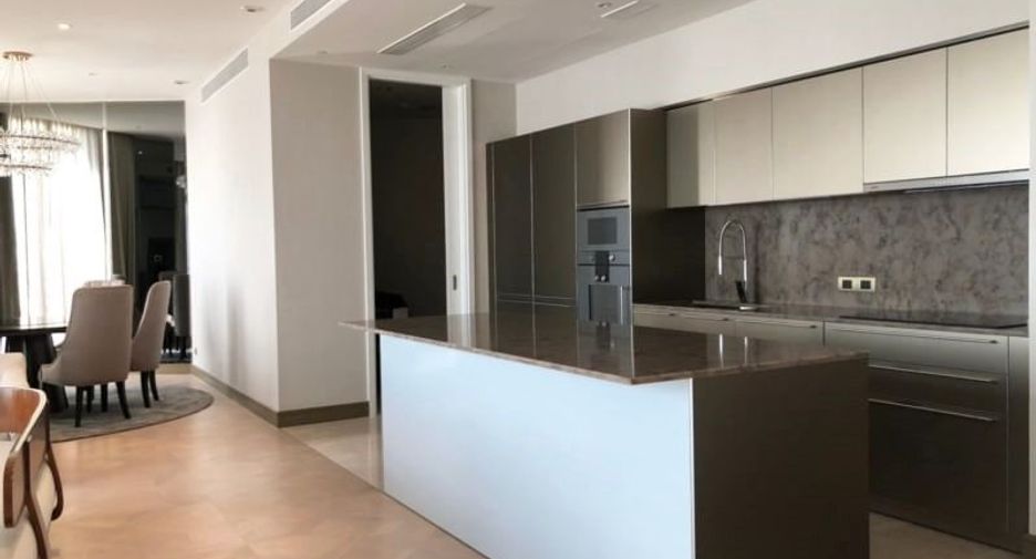 For rent 3 bed condo in Khlong San, Bangkok