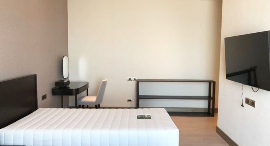 For rent 3 bed condo in Khlong San, Bangkok