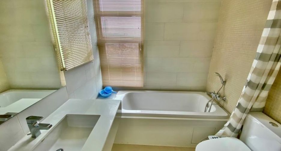 For rent 2 bedrooms condo in Si Racha, Chonburi