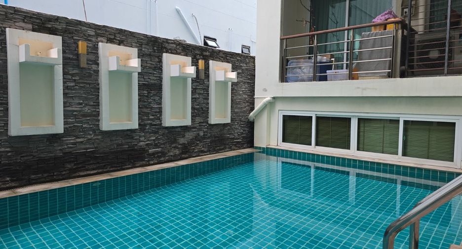 À louer 2 chambres condo à Phaya Thai, Bangkok