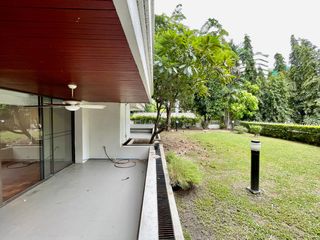 出租 4 卧室 公寓式住宅 在 Khlong Toei, 曼谷