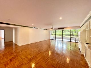 出租 4 卧室 公寓式住宅 在 Khlong Toei, 曼谷
