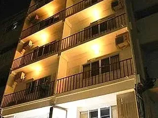 For sale 28 bed hotel in Khlong Toei, Bangkok