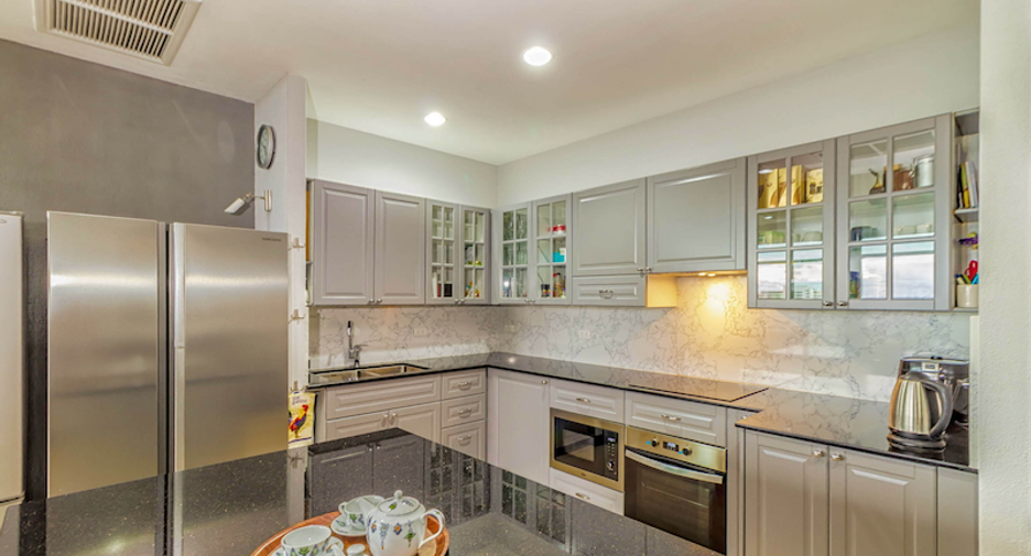 For sale 2 bedrooms condo in Mueang Phuket, Phuket