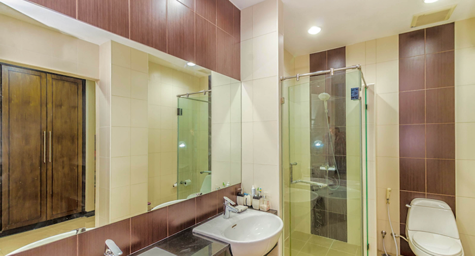 For sale 2 bedrooms condo in Mueang Phuket, Phuket