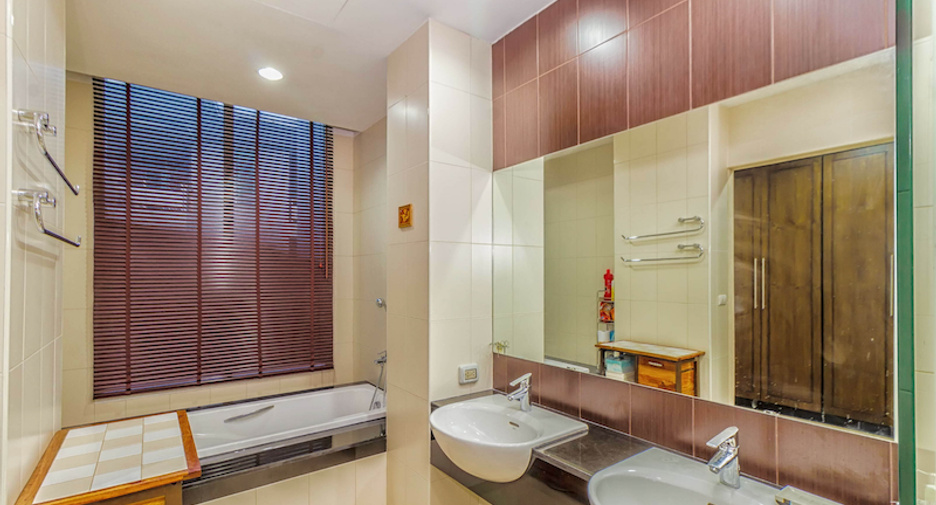 For sale 2 bedrooms condo in Mueang Phuket, Phuket
