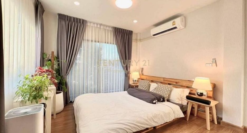 For rent そして for sale 4 Beds house in Khlong Sam Wa, Bangkok