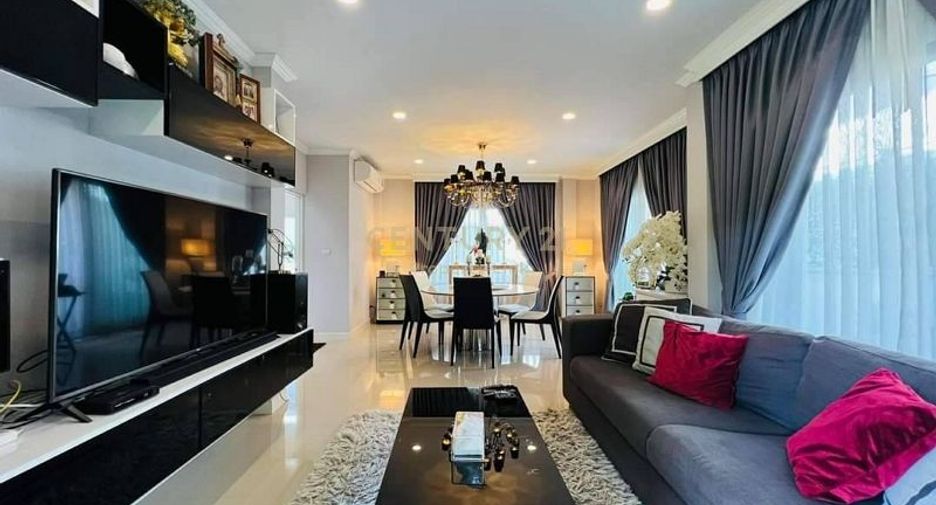 For rent and for sale 4 bed house in Khlong Sam Wa, Bangkok