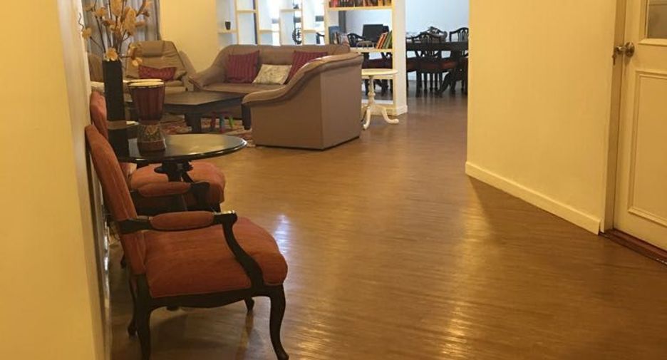 For rent 4 ベッドルーム condo in Watthana, Bangkok