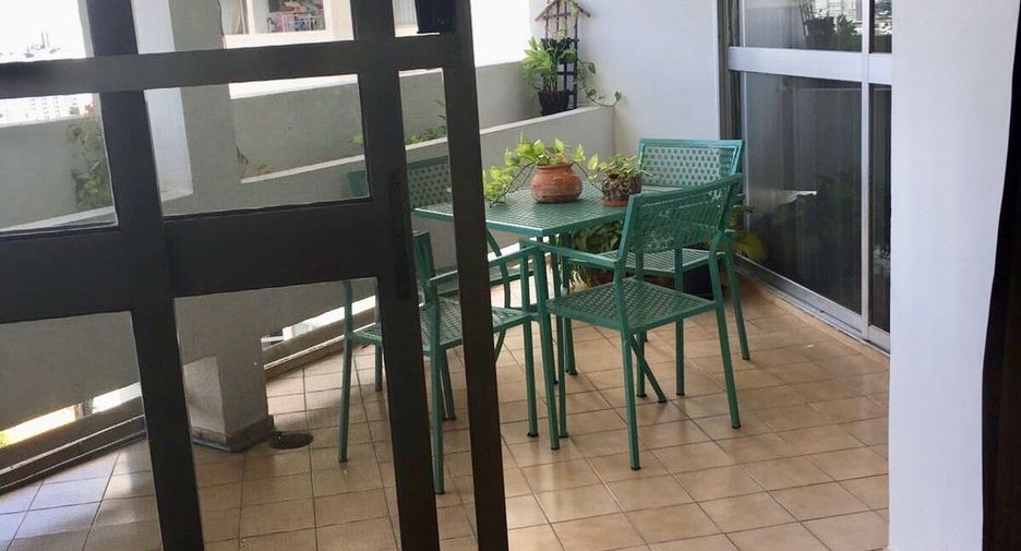 For rent 4 ベッドルーム condo in Watthana, Bangkok