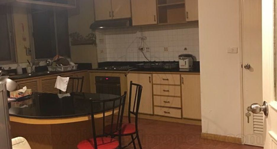 For rent 4 ベッドルーム condo in Watthana, Bangkok
