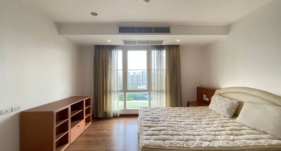 À louer 4 chambres appartement à Watthana, Bangkok
