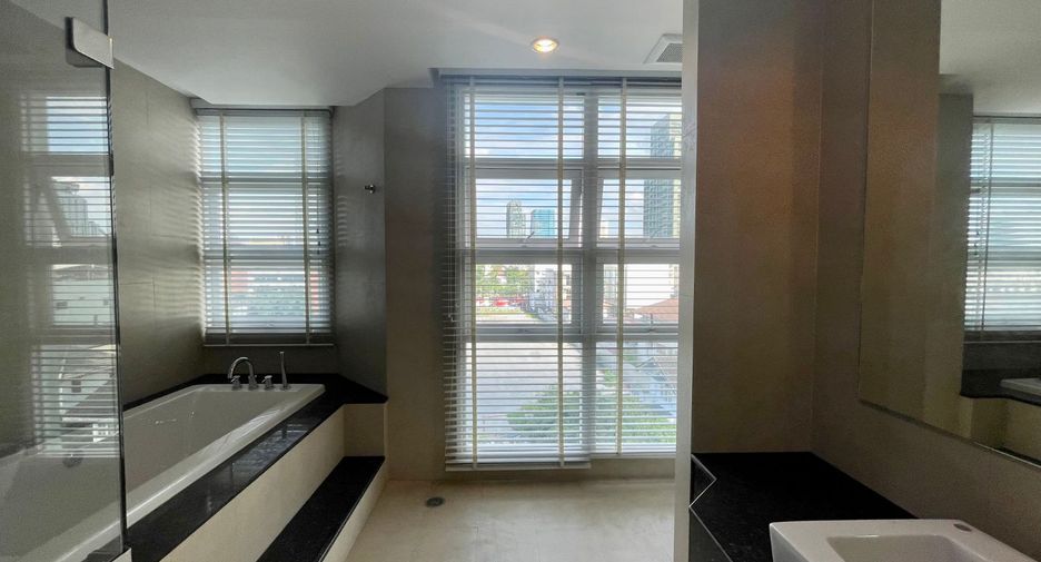 À louer 4 chambres appartement à Watthana, Bangkok