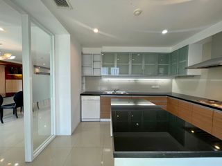 For rent 4 ベッドルーム apartment in Watthana, Bangkok