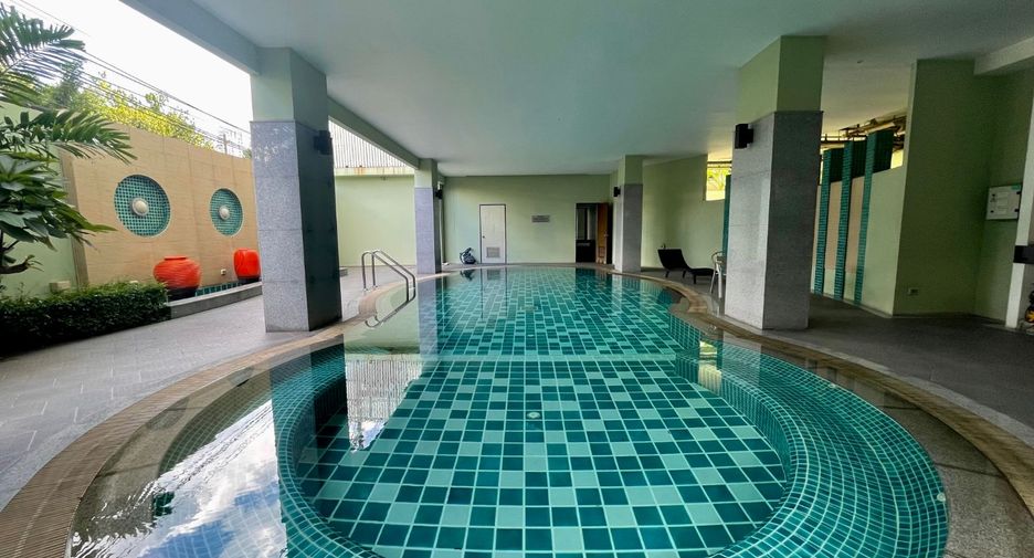 À louer 4 chambres appartement à Watthana, Bangkok