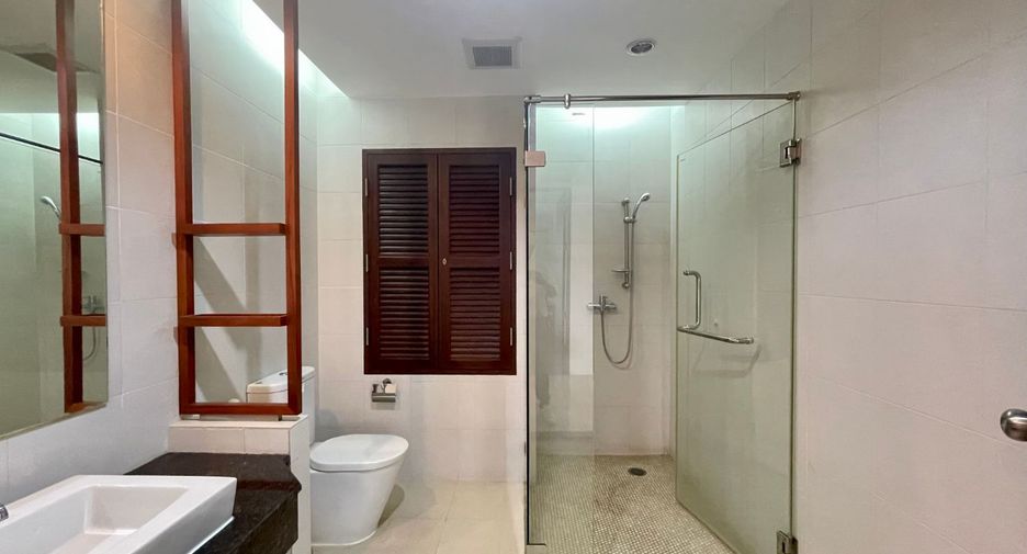 À louer 4 chambres appartement à Watthana, Bangkok