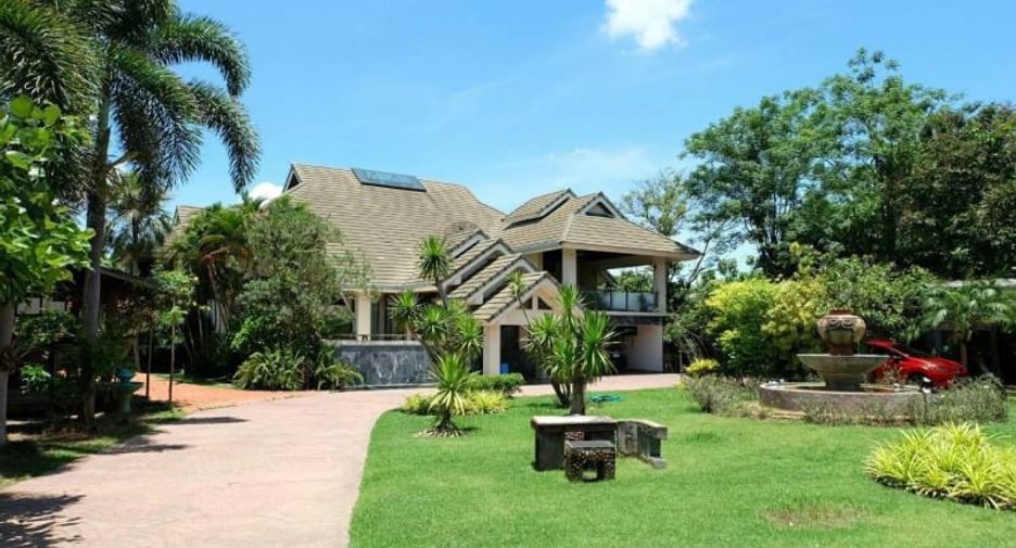 Haus zum Kauf mit 4 Zimmer in Mueang Lamphun, Lamphun