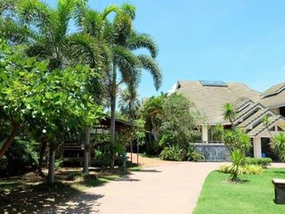 For sale 4 bedrooms house in Mueang Lamphun, Lamphun