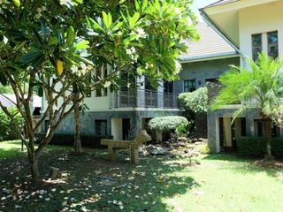 For sale 4 bedrooms house in Mueang Lamphun, Lamphun