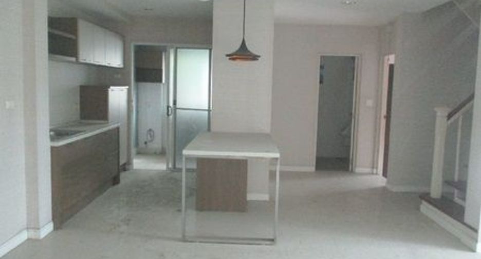 For sale 4 bedrooms house in Bang Phli, Samut Prakan