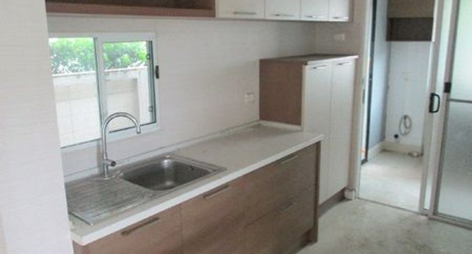 For sale 4 bedrooms house in Bang Phli, Samut Prakan