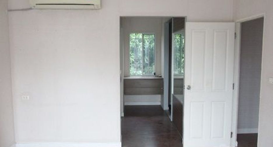 For sale 4 bedrooms house in Bang Phli, Samut Prakan