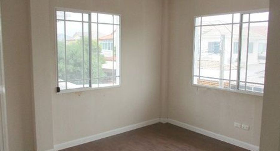 For sale 4 bedrooms house in Bang Phli, Samut Prakan