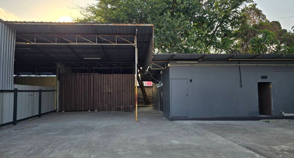 For rent 10 bed warehouse in Prawet, Bangkok