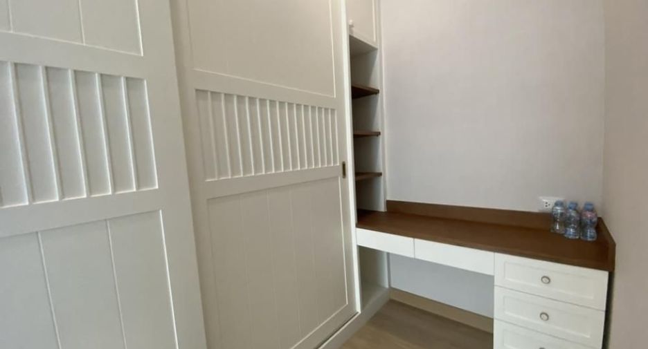 For rent and for sale 4 bedrooms house in Lat Krabang, Bangkok