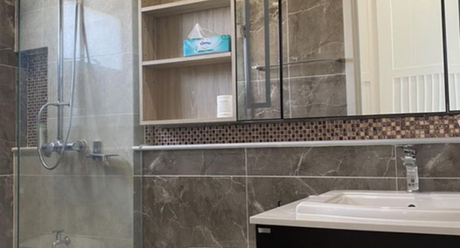 For rent and for sale 4 bedrooms house in Lat Krabang, Bangkok