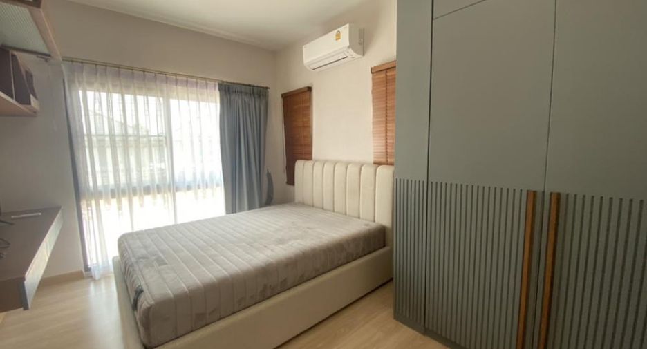 For rent and for sale 4 bedrooms house in Lat Krabang, Bangkok