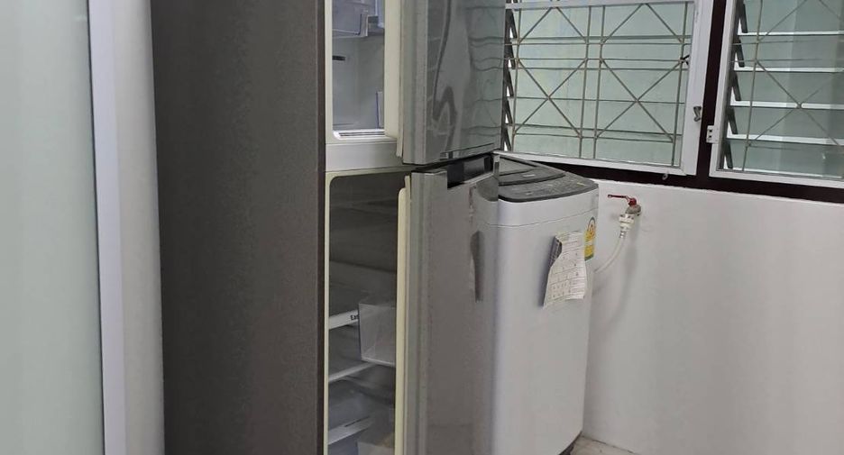 For rent 3 bedrooms house in Khlong Toei, Bangkok