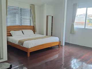 For rent 3 bedrooms house in Khlong Toei, Bangkok