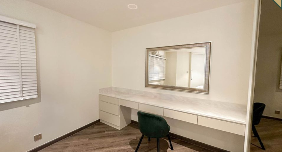 For sale 2 bedrooms condo in Watthana, Bangkok