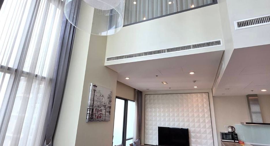 For sale 3 bedrooms condo in Khlong Toei, Bangkok