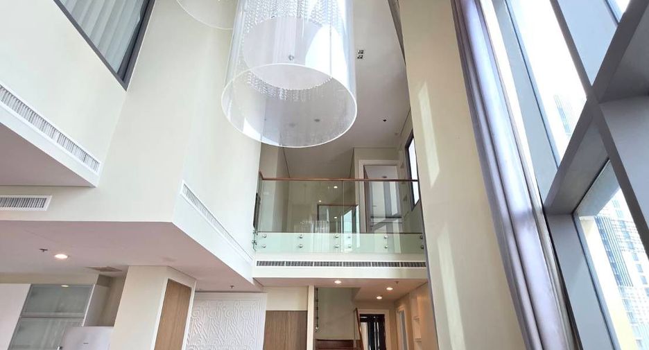 For sale 3 bedrooms condo in Khlong Toei, Bangkok